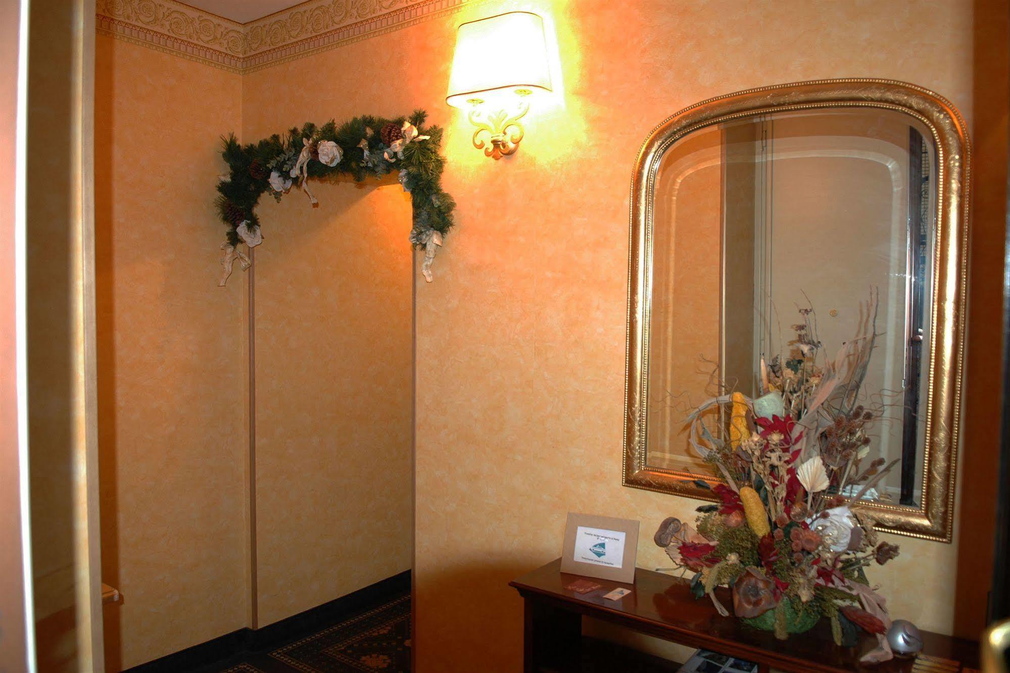 Piccolo Imperiale Acomodação com café da manhã Roma Exterior foto